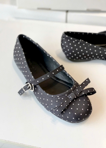 Giày Búp Bê Quai Ngang Đen Chấm Bi Cổ Điển Merly 1658, Giày Búp Bê Big Size 35-43, Giày Búp Bê Mũi Tròn Đế Bám Nền Chống Trơn, Giày Bệt, Giày Chấm Bi