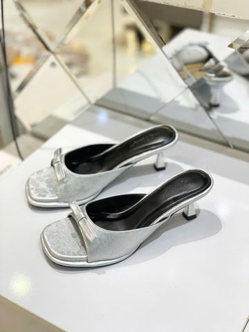 Guốc Gấm Nơ Xinh Gót Nhọn 5cm Merly 1646-5P Ghi Gấm, Dép Cao Gót Quai Ngang Đính Nơ, Guốc Nữ Bigsize, Mules, Dép Guốc Hè 2026
