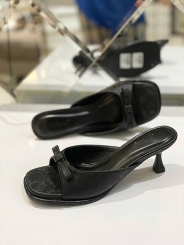 Guốc Gấm Nơ Xinh Gót Nhọn 5cm Merly 1646-5P Đen Gấm, Dép Cao Gót Quai Ngang Đính Nơ, Guốc Nữ Bigsize, Mules, Dép Guốc Hè 2026
