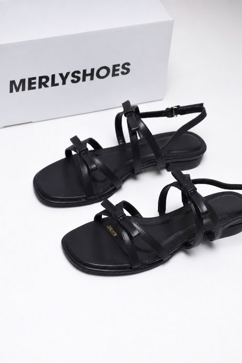Giày Xăng Đan Nữ Gót Thấp 2cm Dây Mảnh Đính Nơ Merly 1672 Đen Huyền, Sandal Dây, Sandal Bệt, Sandal Nơ Xinh, Sandal Tiểu Thư, Sandal Hè 2026, Sandal Big Size 35-43