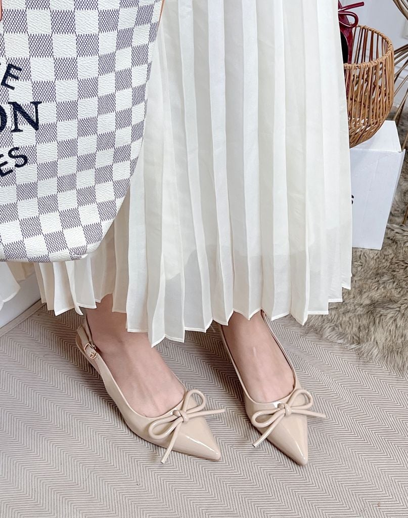 [New 3cm] Giày Cao Gót Nơ Phồng 3cm Mũi Nhọn Hở Gót Merly 1634-3p Kem Bóng Gót Thấp 3cm, Giày Đi Tiệc, Giày Cao Gót Đen, Giày Công Sở Nữ, Giày Cao Gót Big Size, Giày Cao Gót Mặc Áo Dài