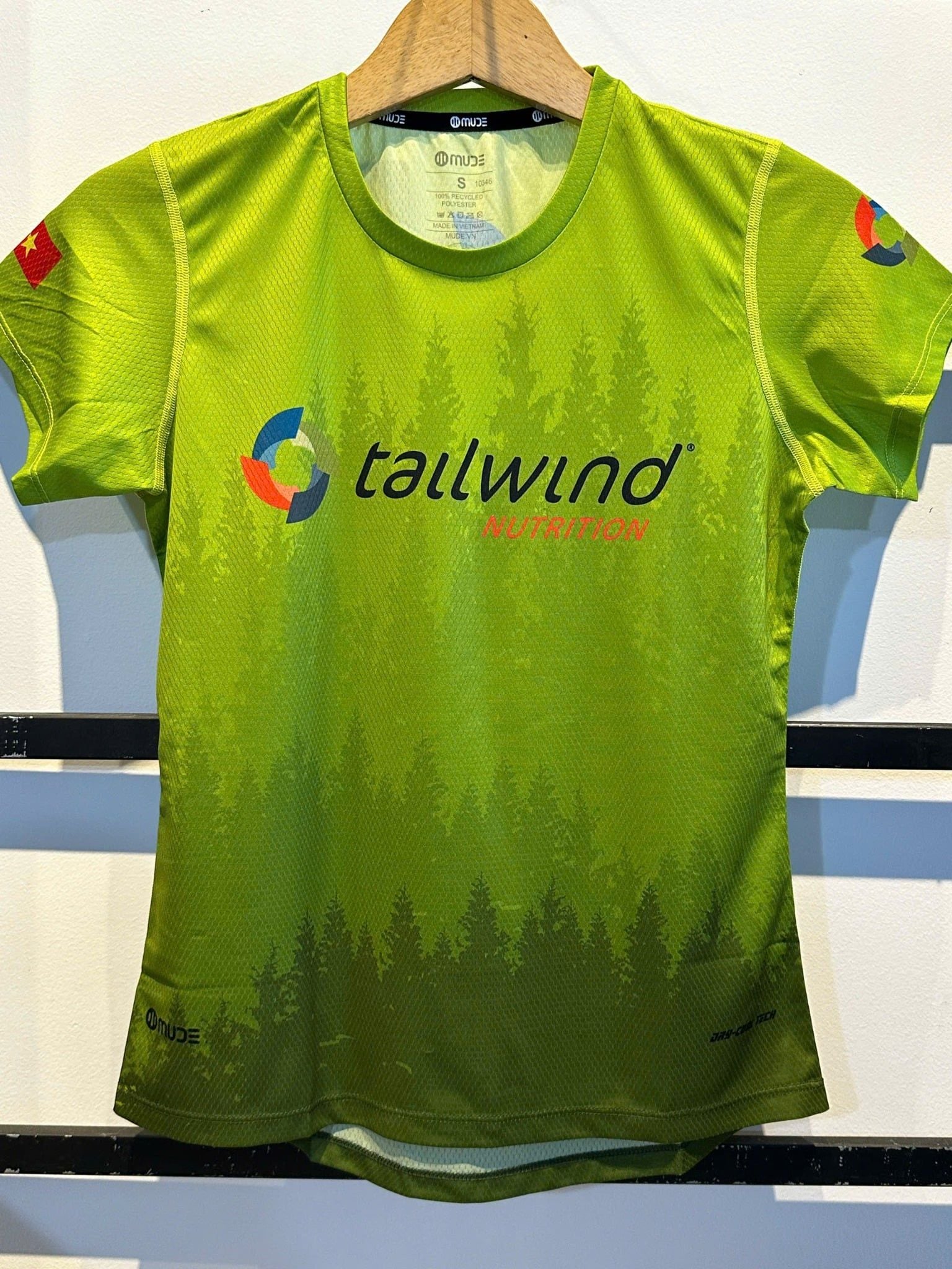  Áo thể thao tay ngắn Tailwind X Mude Green 
