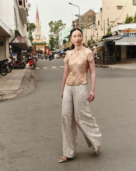 Áo Viễn Đông Lụa Tơ Tằm - Phỉ Thuý Nâu Vàng