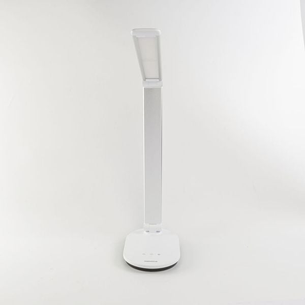 Đèn bàn LED Nanoco NDKC668 8W trắng bạc ánh kim chỉnh độ sáng