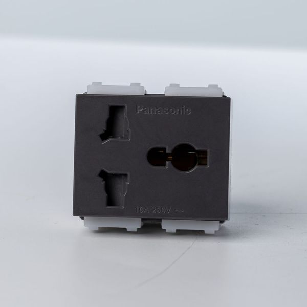 Ổ cắm đa năng Panasonic WEV117107 có màn che