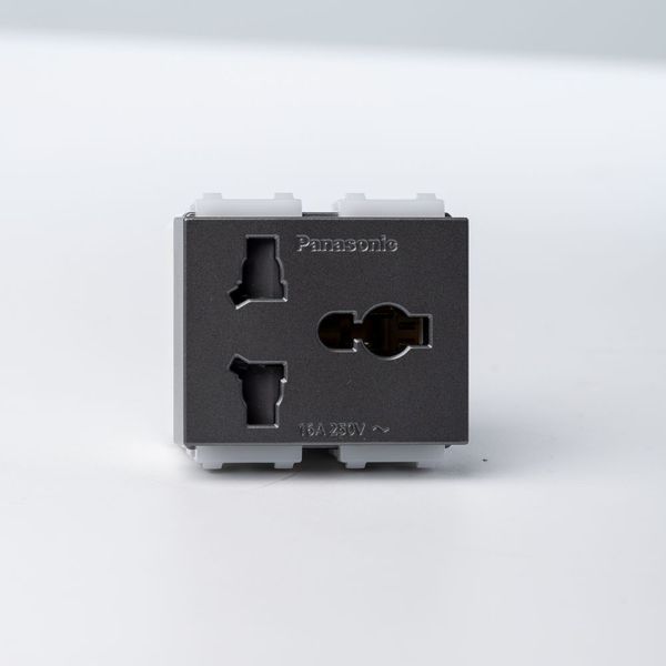 Ổ cắm đa năng Panasonic WEV117107 có màn che
