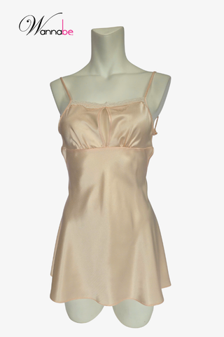Đầm ngủ lụa WANNABE DNS51 váy ngủ xẻ ngực cut out lưng thả dây ngang tô điểm lưng trần nữ tính quyến rũ của bạn gái