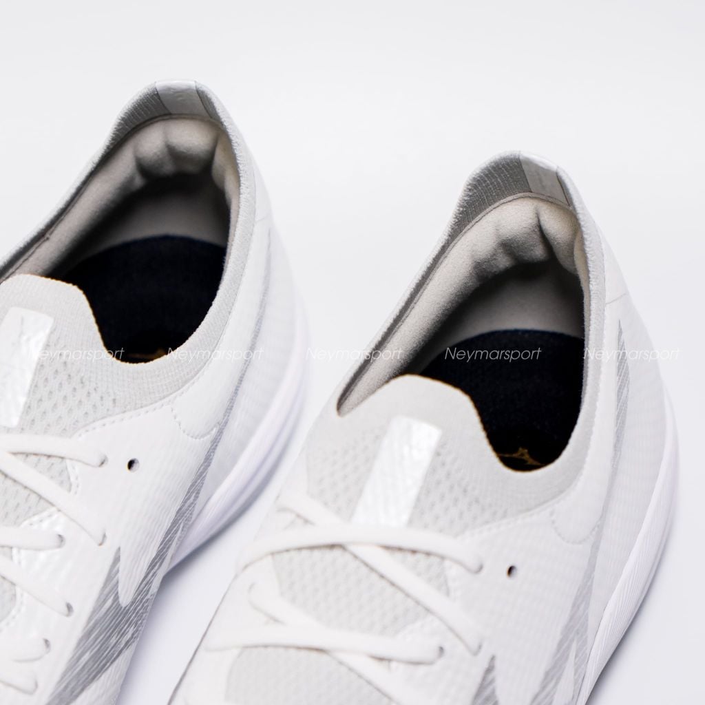 Giày đá bóng cỏ nhân tạo Mizuno Morelia Neo Sala Beta Made in Japan TF - White/Galaxy Silver version 2026 Q1GB269009