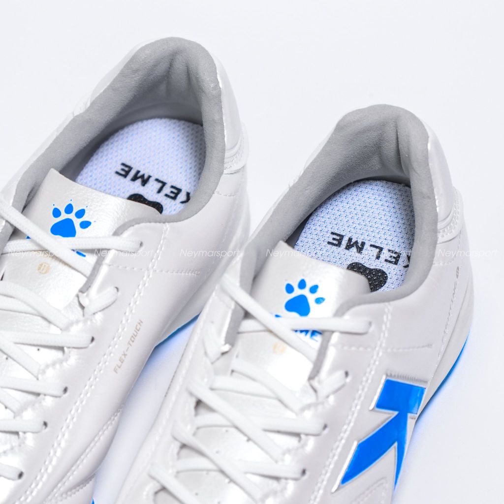 Giày đá bóng cỏ nhân tạo Kelme K-Fighting - White/Blue 8621ZX1474-162