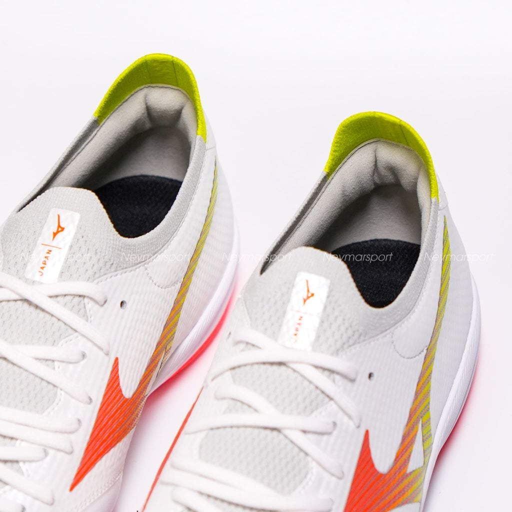 Giày đá bóng cỏ nhân tạo Mizuno Morelia Sala Beta Japan TF Prism White - White/Evening Primrose/Lava Orange Q1GB269054