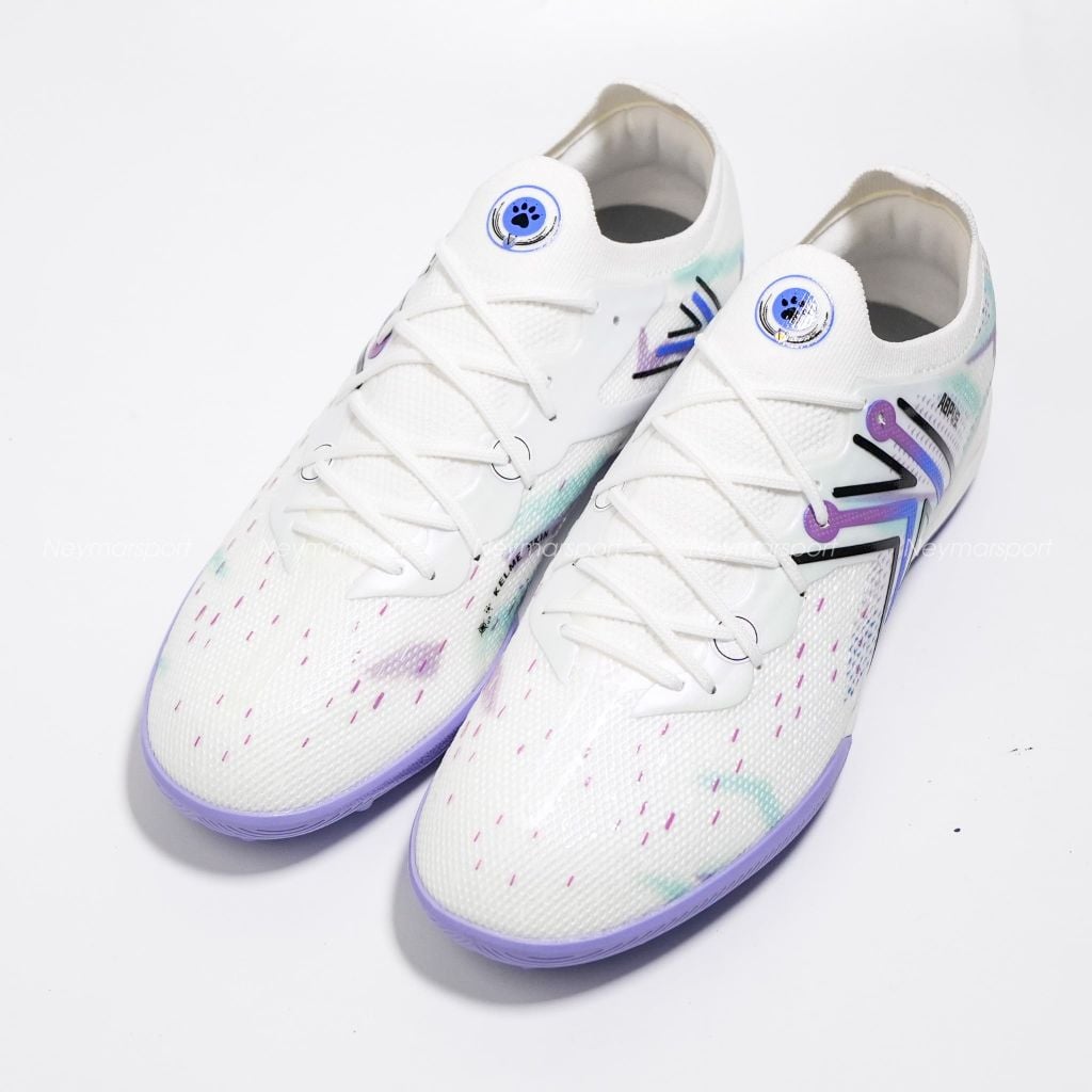Giày đá bóng cỏ nhân tạo Kelme 5.0 TF - White/Multi Color 9521ZX1324-176