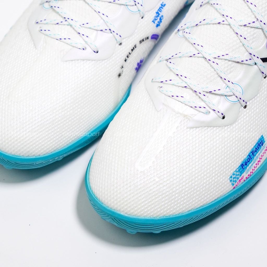 Giày đá bóng cỏ nhân tạo Kelme 5.0 TF - White/Royal Blue 9521ZX1324-104