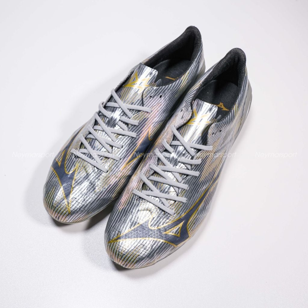 Giày đá bóng cỏ tự nhiên Mizuno Alpha II Elite FG Platinum Silver - Galaxy Silver/Gold P1GA256204