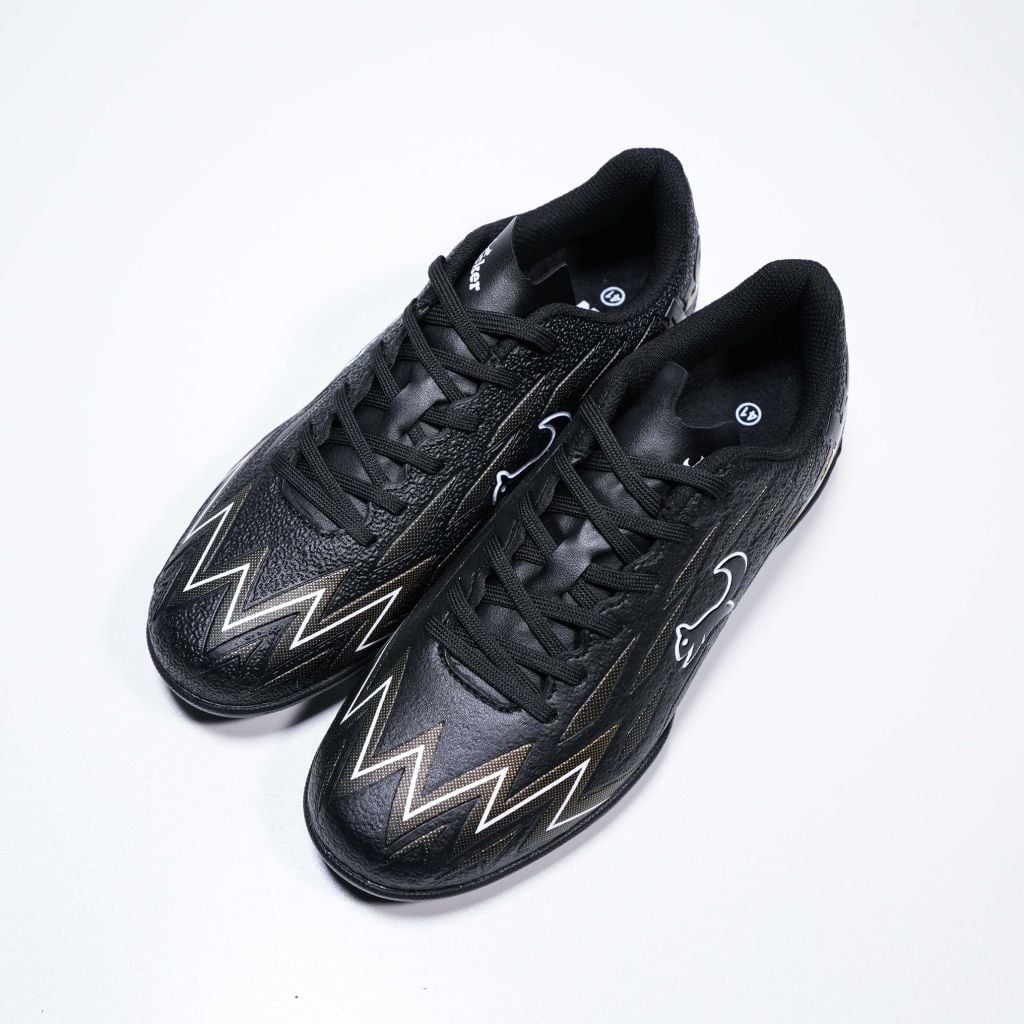 Giày đá bóng cỏ nhân tạo Zocker Inspire Pro Gen 2 - Black/Gold SNS-009