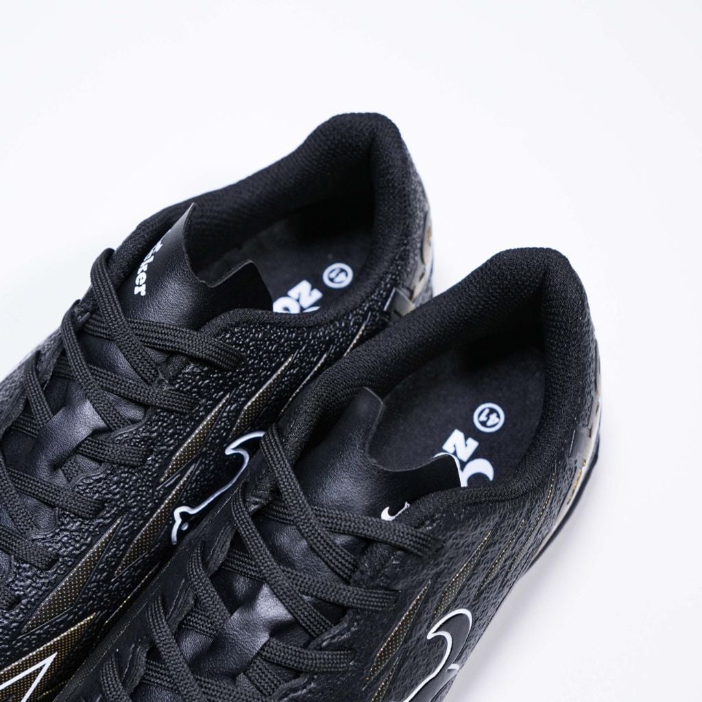 Giày đá bóng cỏ nhân tạo Zocker Inspire Pro Gen 2 - Black/Gold SNS-009