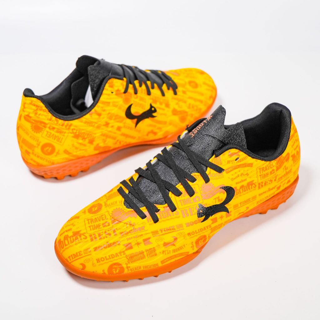 Giày đá bóng cỏ nhân tạo Zocker Winner Energy - Orange/Black SNS-008-OR