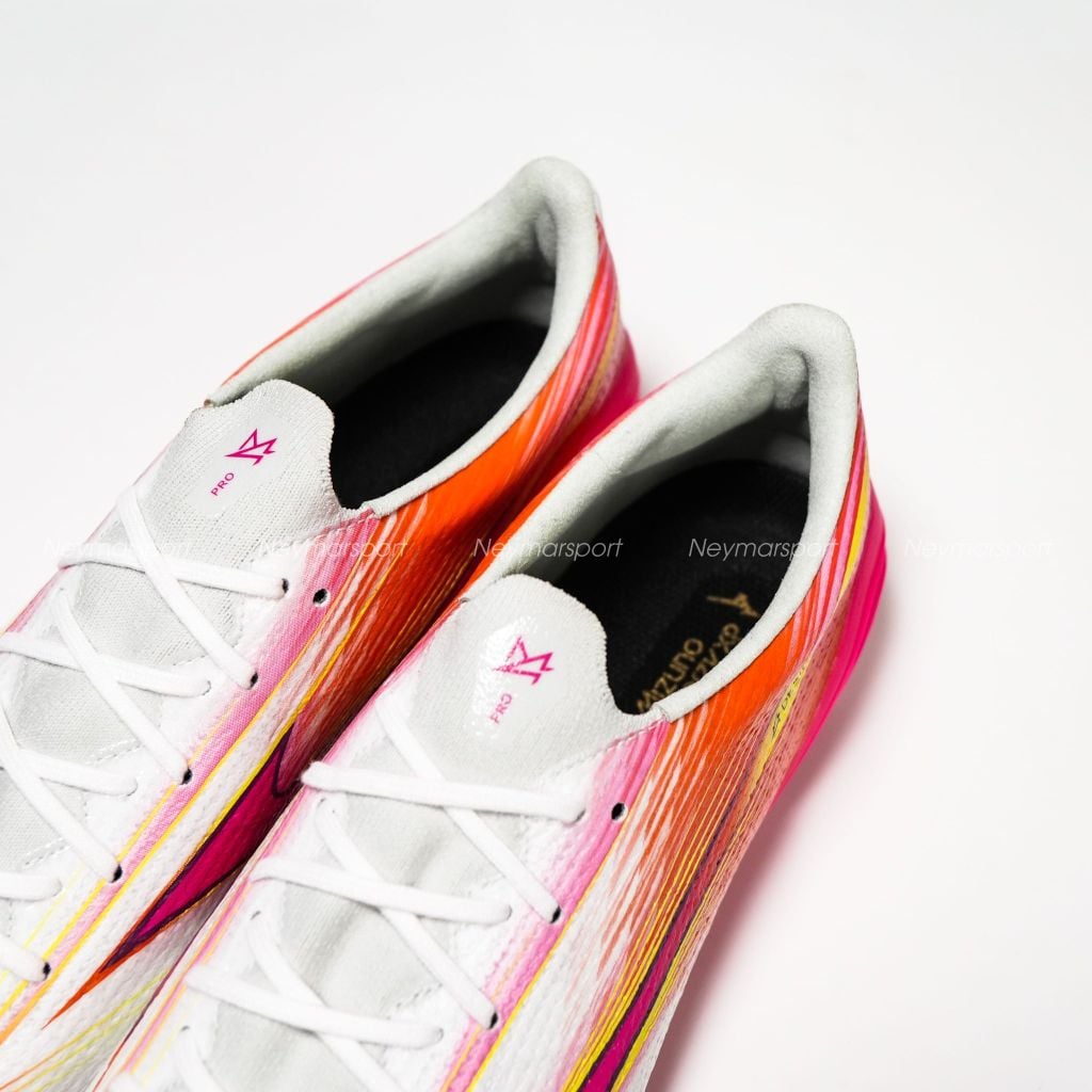 Giày đá bóng cỏ tự nhiên Mizuno Alpha III Pro FG Blazing Flair - White/Fuchsia Purple P1GA266464
