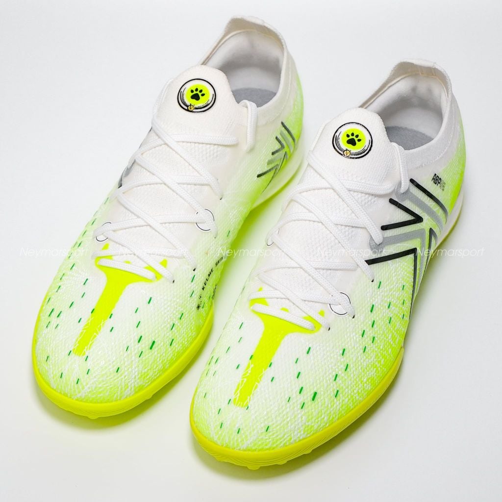 Giày đá bóng cỏ nhân tạo Kelme 5.0 TF - White/Green 9521ZX1324-105
