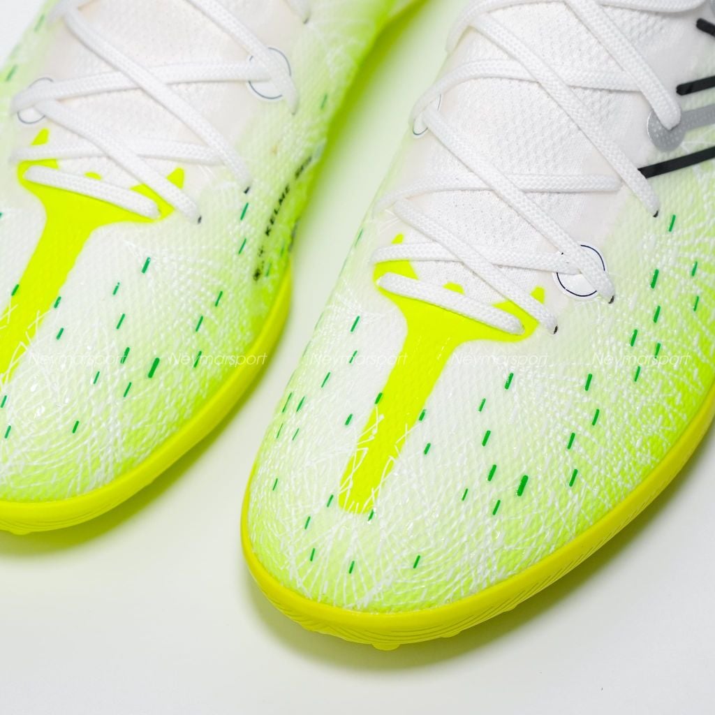 Giày đá bóng cỏ nhân tạo Kelme 5.0 TF - White/Green 9521ZX1324-105