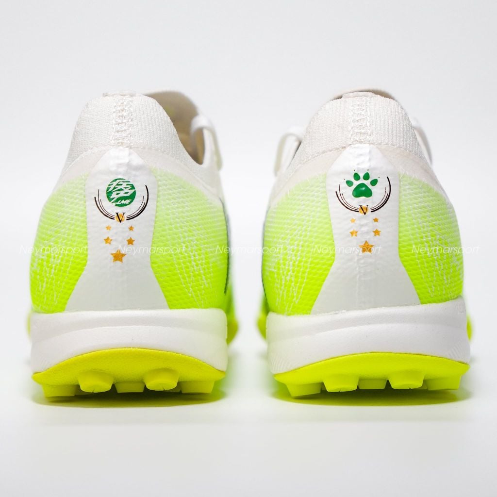 Giày đá bóng cỏ nhân tạo Kelme 5.0 TF - White/Green 9521ZX1324-105