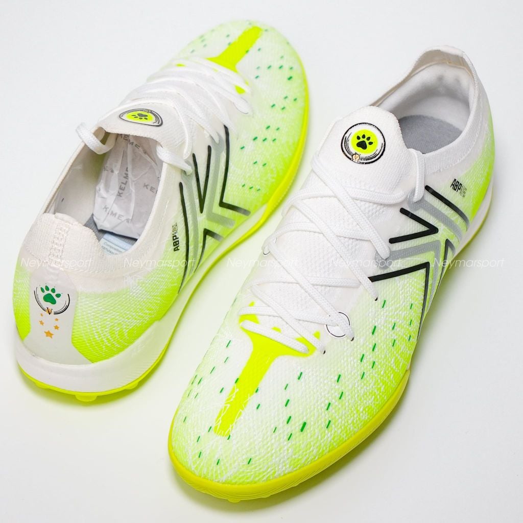 Giày đá bóng cỏ nhân tạo Kelme 5.0 TF - White/Green 9521ZX1324-105