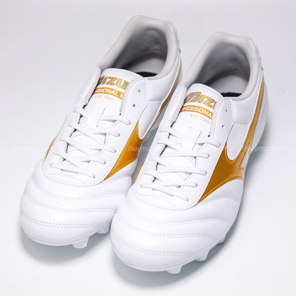 Giày đá bóng cỏ tự nhiên Mizuno Morelia II Club FG - White/Gold P1GA260850