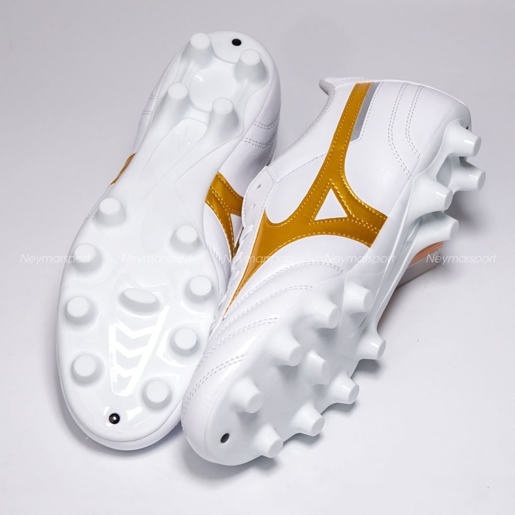 Giày đá bóng cỏ tự nhiên Mizuno Morelia II Club FG - White/Gold P1GA260850