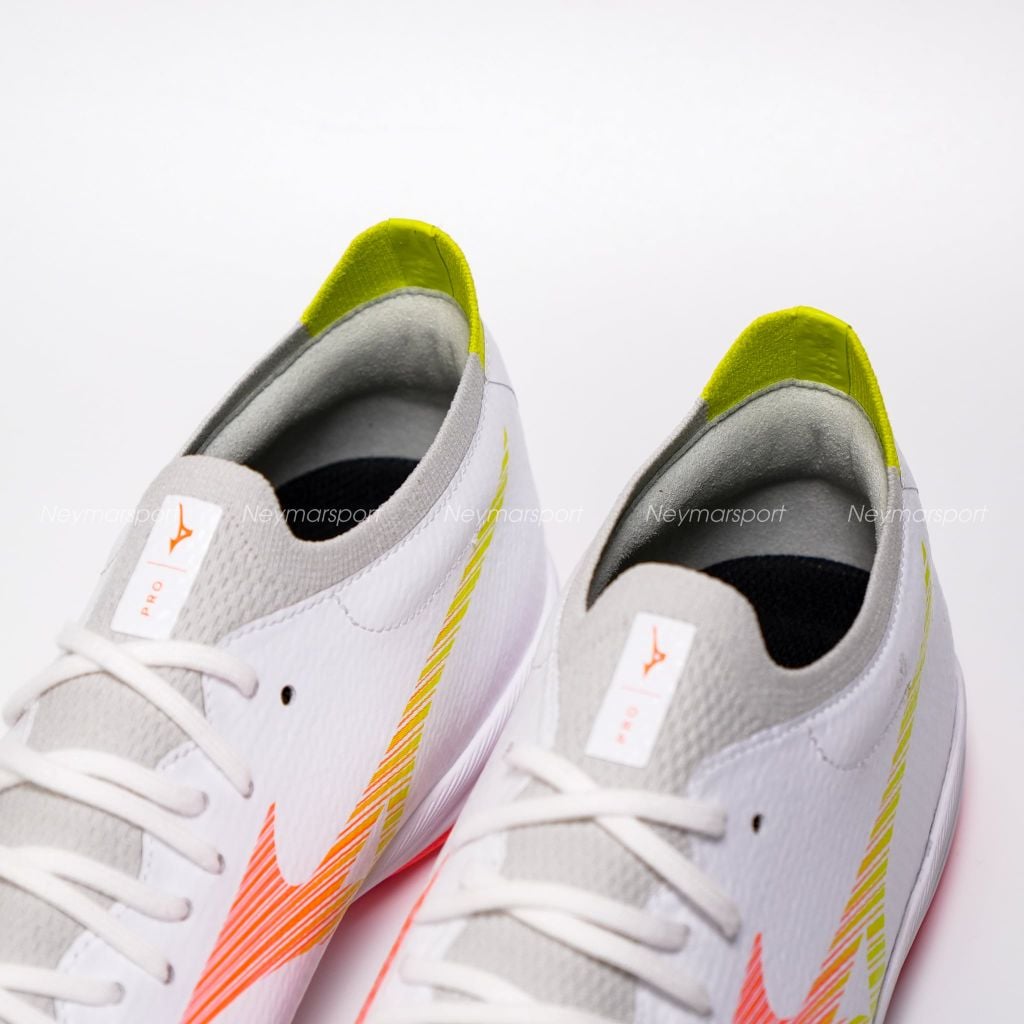 Giày đá bóng cỏ nhân tạo Mizuno Morelia Neo V Beta Pro TF Prism White - White/Evening Primrose/Lava Orange P1GD269454