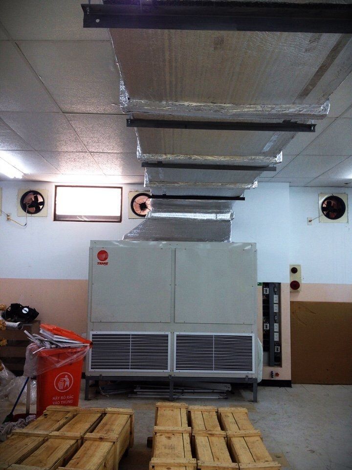 MÁY LẠNH TỦ ĐỨNG NỐI ỐNG GIÓ TRANE TWE240/TTA240 - 27HP