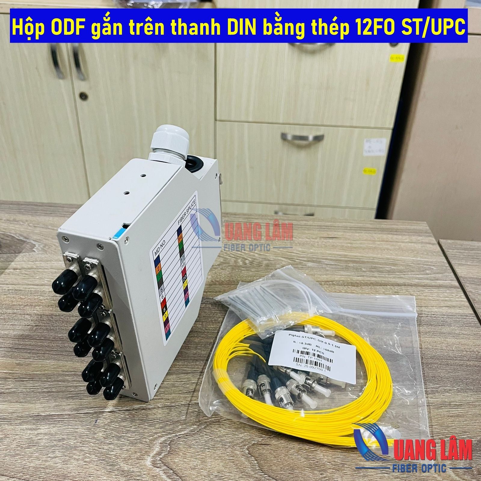 Hộp ODF gắn trên thanh DIN bằng thép 12FO ST/UPC (Bao gồm 06 Adapter ST/UPC Duplex, 12 Dây nối quang đơn mốt ST/UPC dài 1.5M phi 3.0mm, 12 Ống co nhiệt)