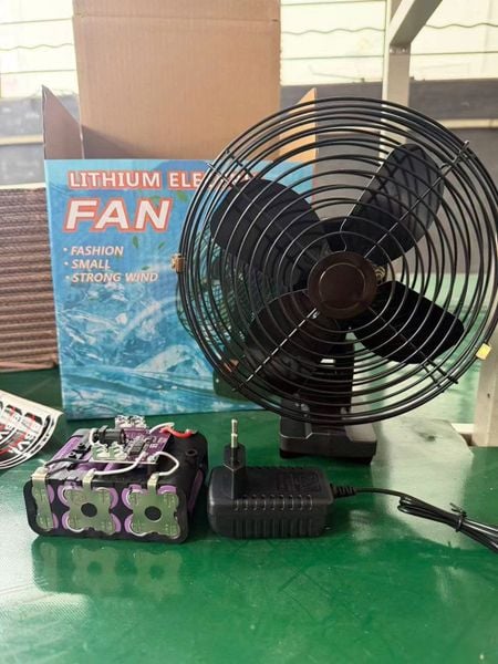  Quạt Tích Điện Lồng Sắt S10 – Pin 10 Cell, Dùng 5-6 Tiếng, Siêu Bền, Gió mạnh (cgd) 