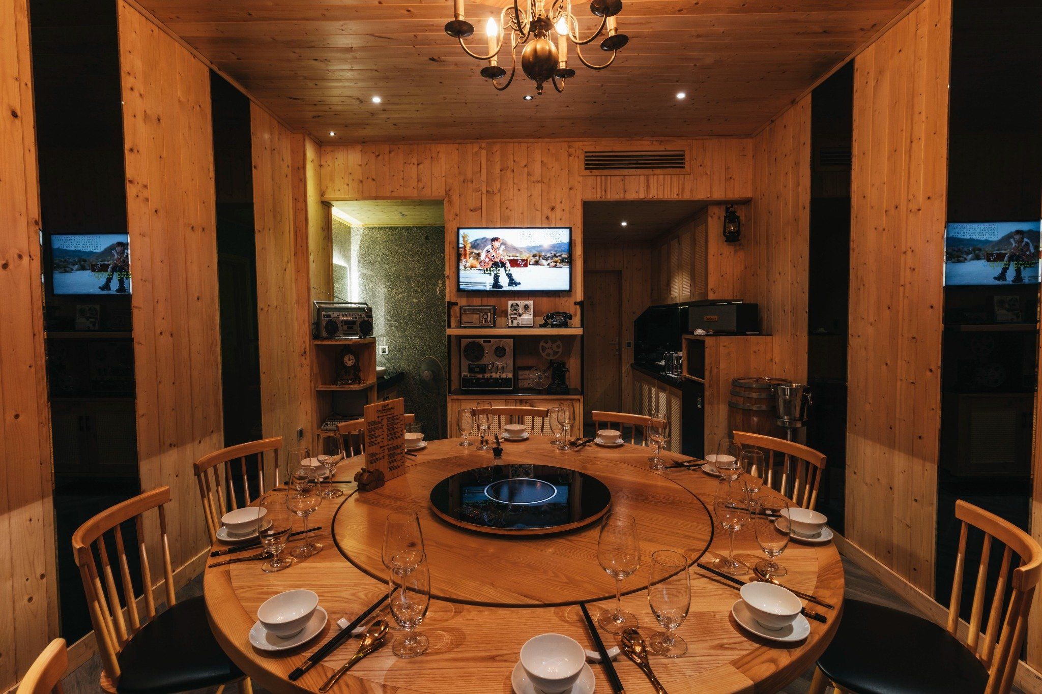 CHĂM CLASSIC (Dining Room)