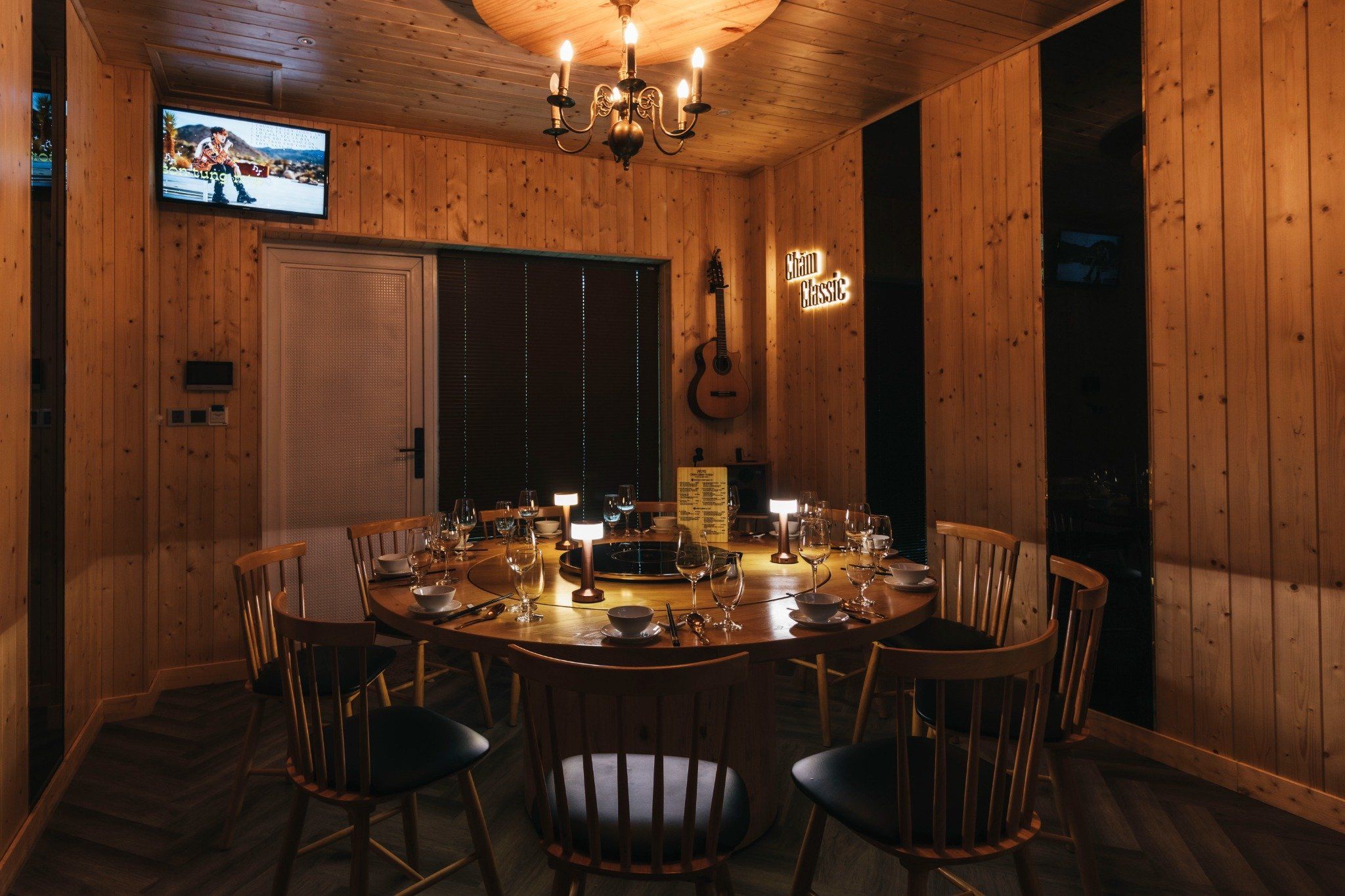 CHĂM CLASSIC (Dining Room)