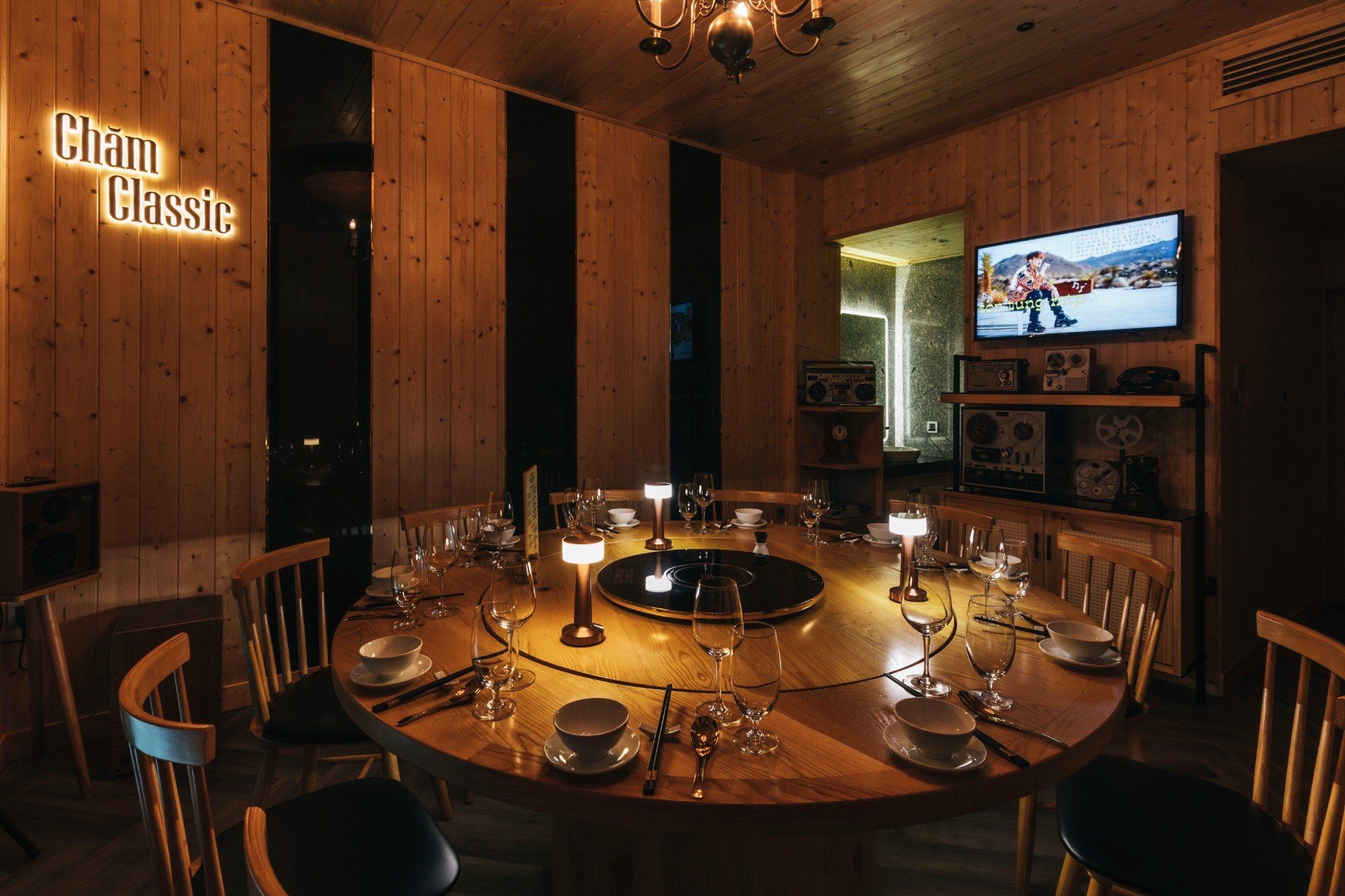 CHĂM CLASSIC (Dining Room)