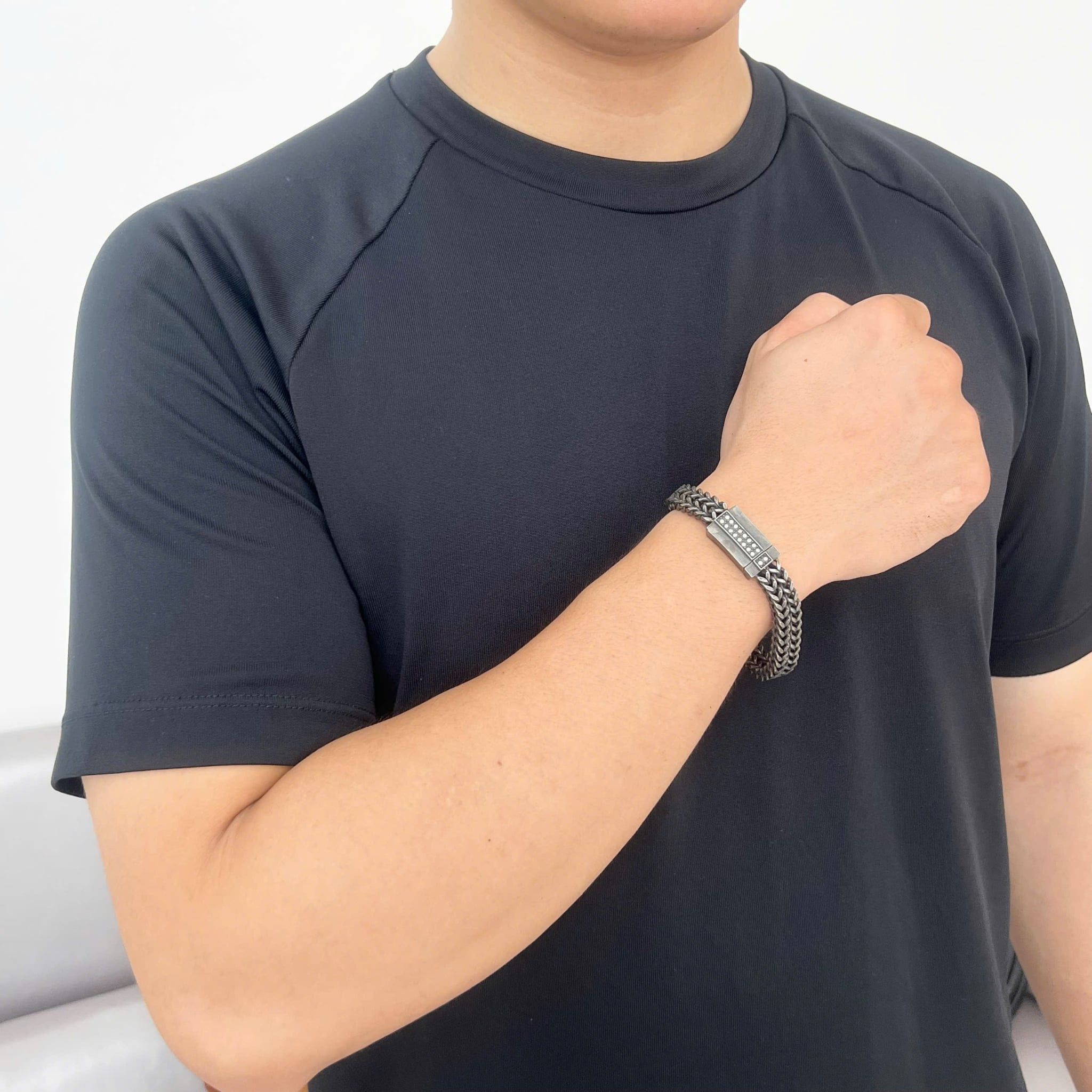  Vòng Tay Nam TiTan Cao Cấp - Mặt Vuông Đính Đá Cá Tính 