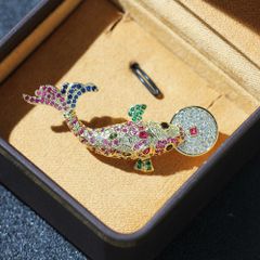  Cài Áo Con Cá Chép Ngậm Đồng Tiền Vàng Pha Lê Màu May Mắn 