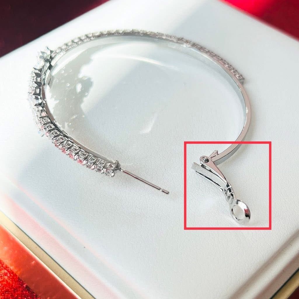  Bông Tai Khoen Tròn Bản To Màu Trắng 6,5cm Pha Lê (BM) 