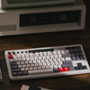  Bàn phím cơ 8BitDo Retro Mechanical Keyboard (N, M & Fami Edition) – 87 phím, 3 chế độ kết nối, Hot‑Swap, Volume Knob 