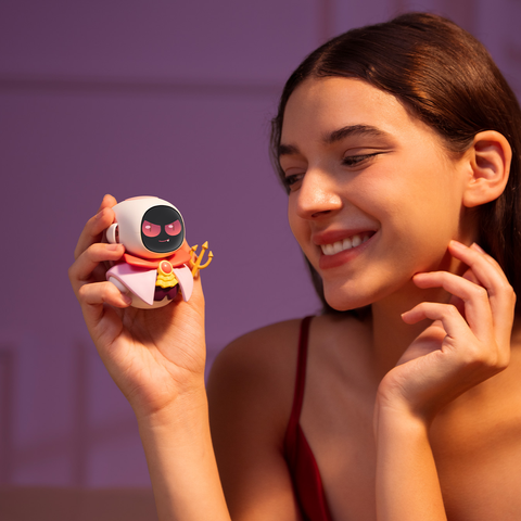  Robot AI Eiliko - Energize Lab: Bạn Đồng Hành Di Động, Thay Đổi Trang Phục, Biểu Cảm Đa Dạng 