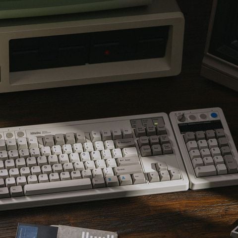  Bàn phím cơ 8BitDo Retro Mechanical Keyboard (N, M & Fami Edition) – 87 phím, 3 chế độ kết nối, Hot‑Swap, Volume Knob 