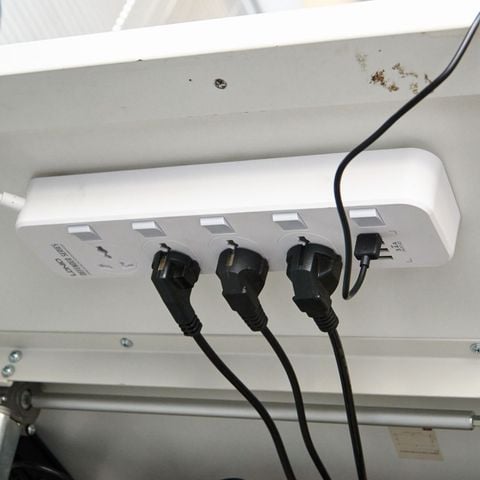  Ổ Cắm Điện Đa Năng LDNIO SC4408 – 4 Ổ Cắm Chấu EU + 4 USB-A (17W/3.4A) | Công Suất 2500W | Công Tắc Độc Lập | Dây 2M | Chống Cháy, An Toàn Cao 