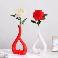 Bình cắm hoa trái tim sứ