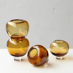 Bình thủy tinh màu hổ phách dáng tròn