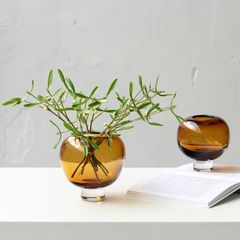 Bình thủy tinh màu hổ phách dáng tròn