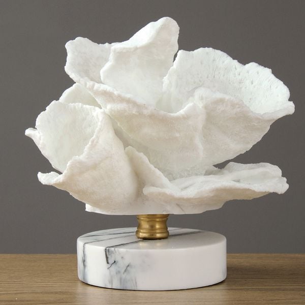 Tượng san hô trang trí kệ phòng khách