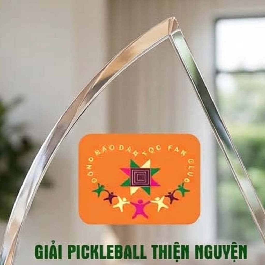 Cúp Pickleball pha lê cánh buồm dùng trao giải hay lưu niệm ở những giải pickleball