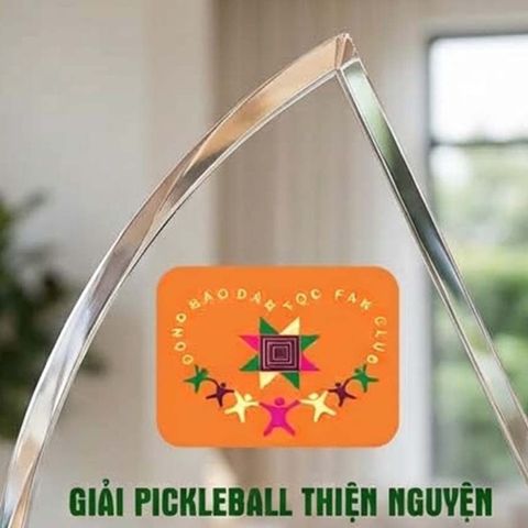 Cúp Pickleball pha lê cánh buồm dùng trao giải hay lưu niệm ở những giải pickleball