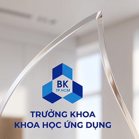 Kỷ niệm chương pha lê hình giọt nước tặng chúc mừng tân thạc sĩ