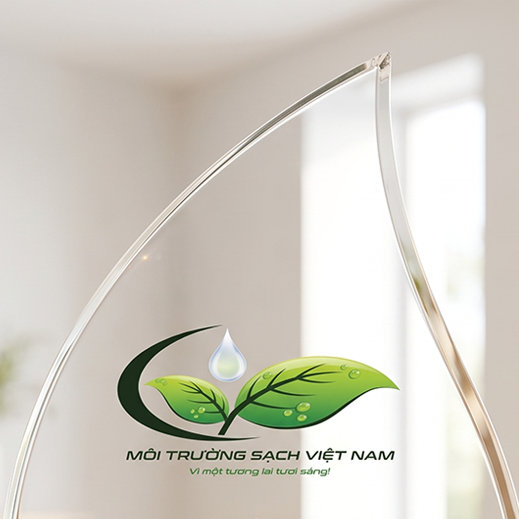 Kỷ niệm chương pha lê hình giọt nước kỷ niệm 15 năm thành lập