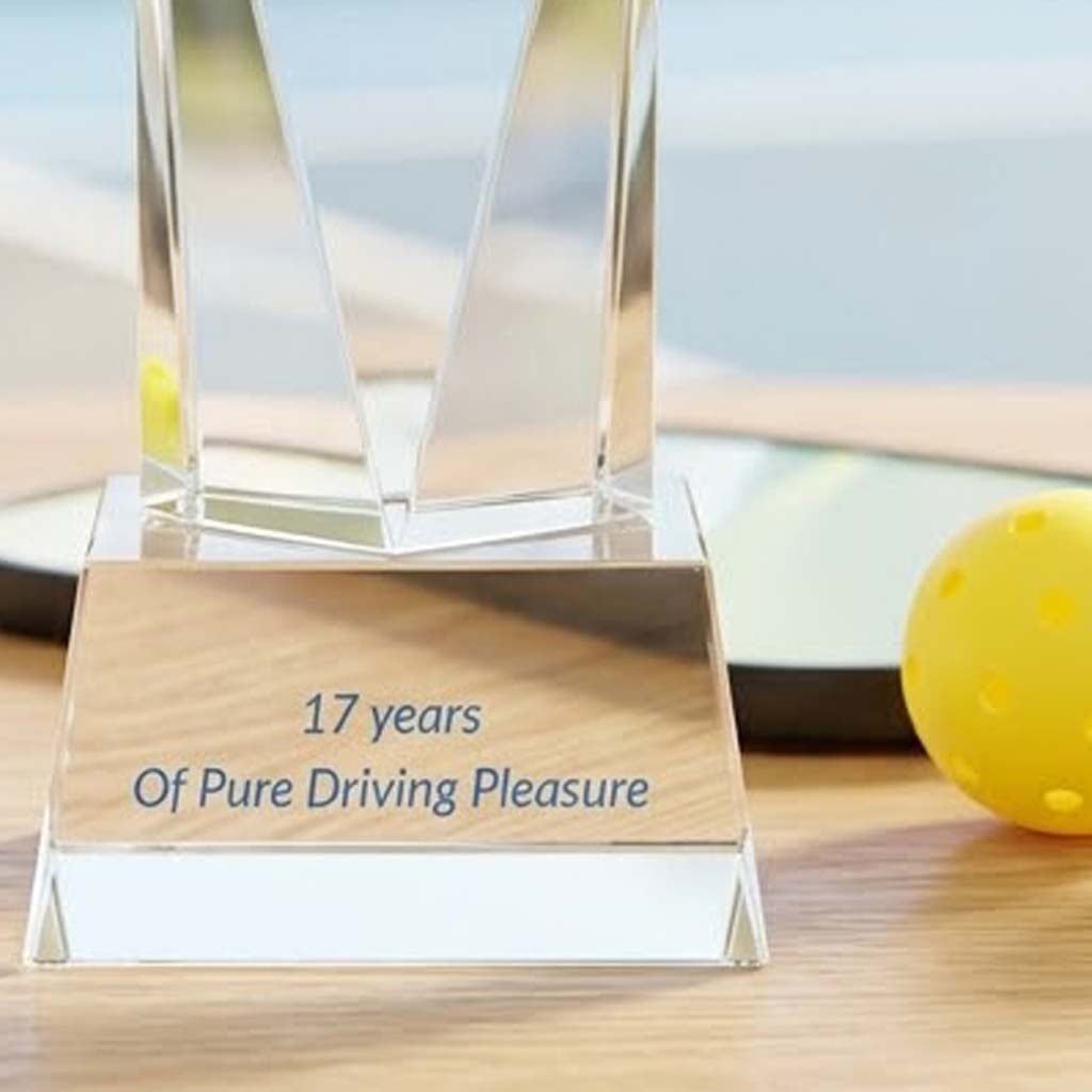 Cúp Pickleball pha lê khối trao giải nhất nhì ba ở những giải pickleball
